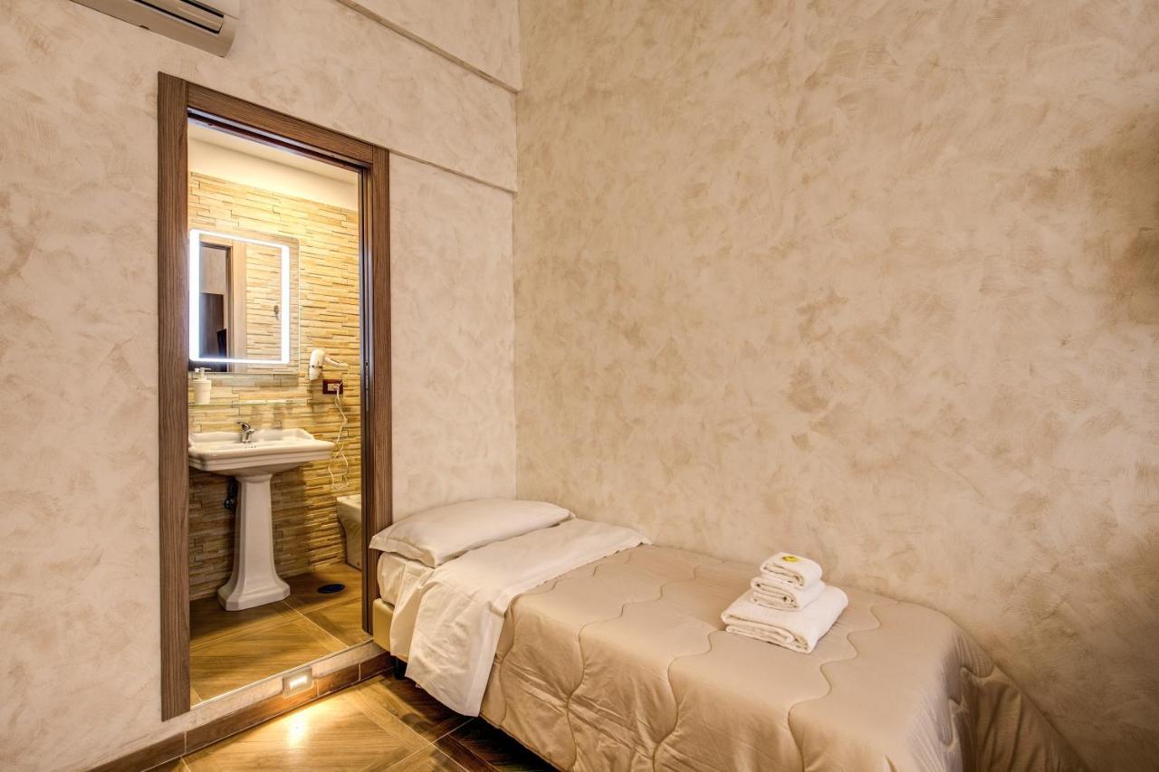 Amici Guesthouse Рим Экстерьер фото