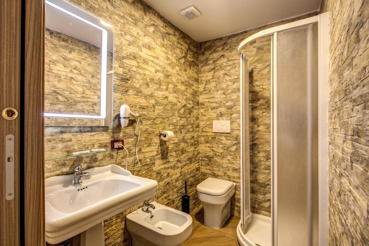 Amici Guesthouse Рим Экстерьер фото