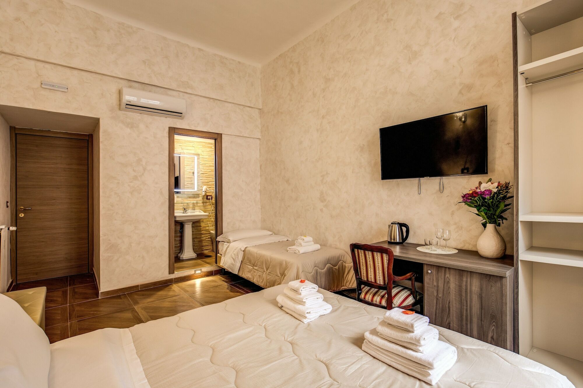 Amici Guesthouse Рим Экстерьер фото